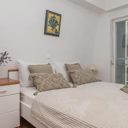 Διαμέρισμα Irisa Art *