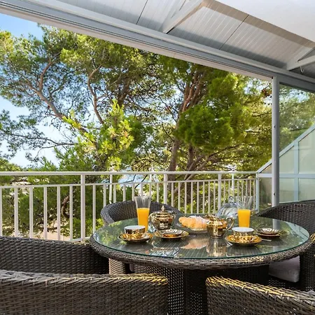 Διαμέρισμα Irisa Art *