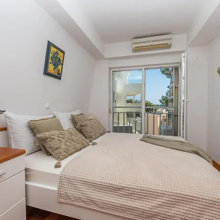 Irisa Art Μακάρσκα