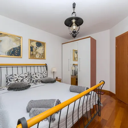 Lägenhet Irisa Art *